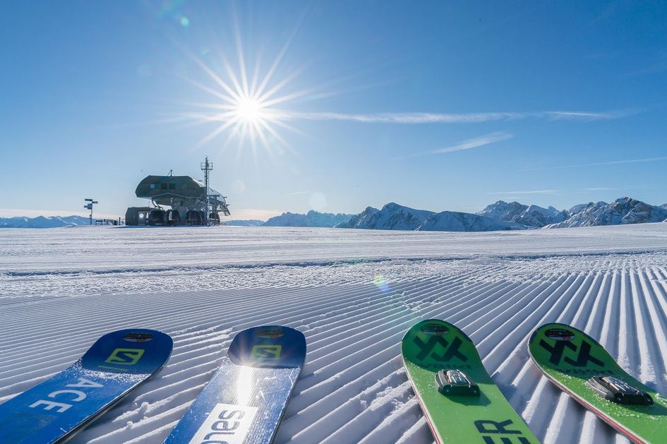2 pair of skis on Kronplatz